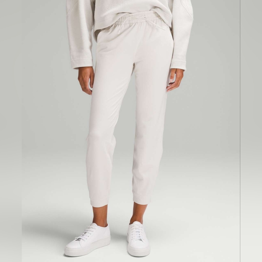 Lululemon Soft Jersey Classic-Fit Mid-Rise Jogger In Bone